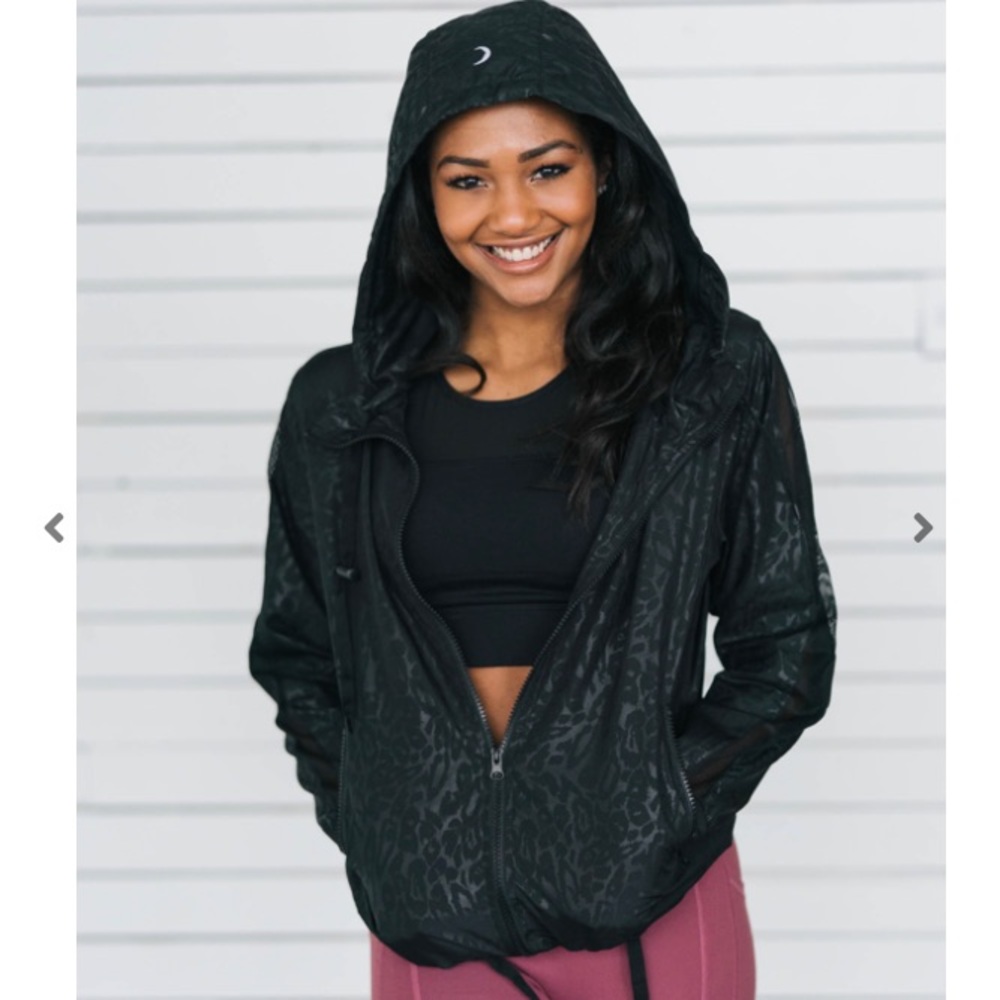 Zyia active bomber